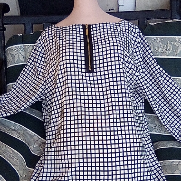 Merona Light Weight Long sleeved Blouse With Brass Zipper .Size XXL. - Picture 1 of 7